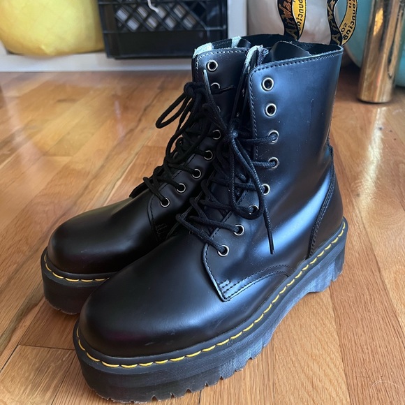 MENS 9 JADON Doc Marten boots - Picture 3 of 4